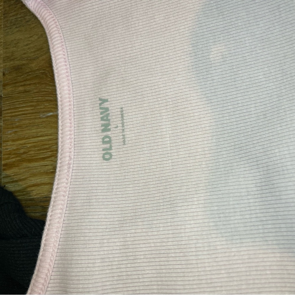 Old Navy Women’s Black, Light Pink, and Teal Short Sleeve Tees Size Large - Picture 3 of 6